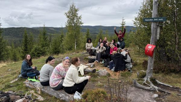 Lenke til artikkel: Vg2 Helsefag på tur til Nipkollen