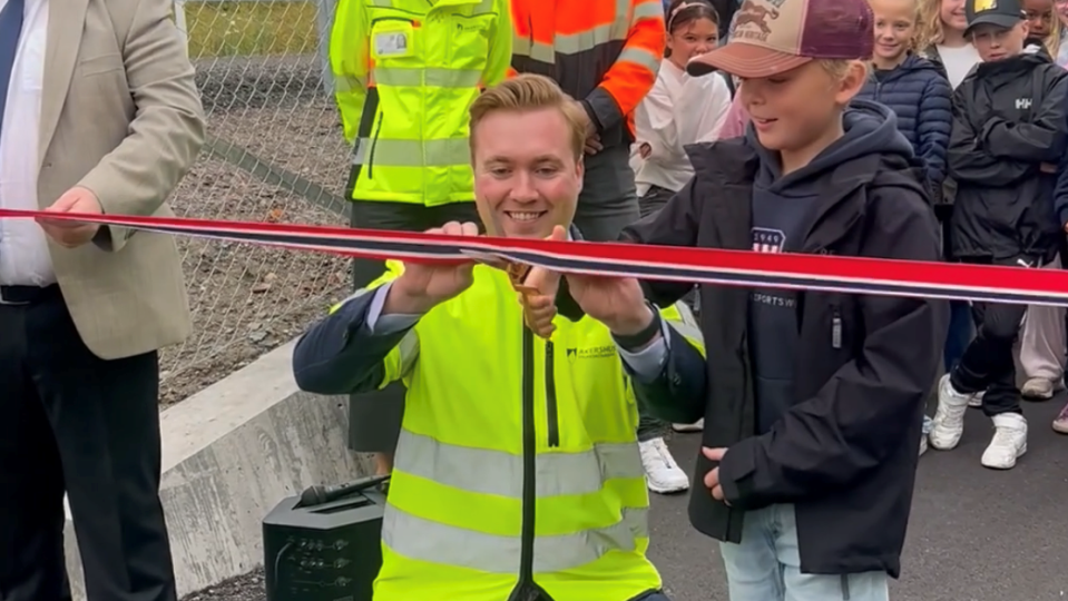 Lenke til artikkel:  Snorklipping for ny gang- og sykkelvei mellom Ask og Skedsmokorset 