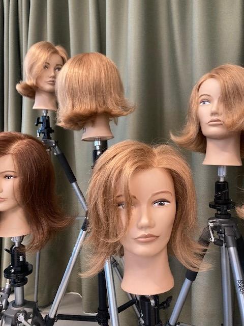 Bilde av dukkehoder med frisyre - Klikk for stort bilde